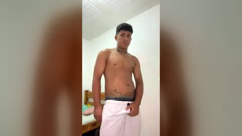 Snapshot of dylan_hot05 chatting on June 17, 5:32 am dylan_hot05 online show from June 17, 5:32 am
