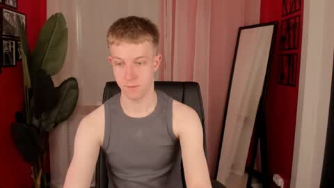 Snapshot of dylan_norton chatting on May 12, 10:23 am Dylan online show from May 12, 10:23 am