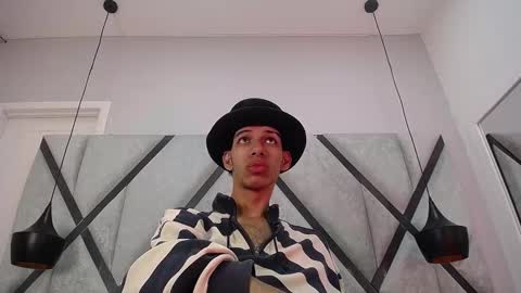 Snapshot of dylan_scotts chatting on September 30, 9:09 pm dylan_scotts online show from September 30, 9:09 pm