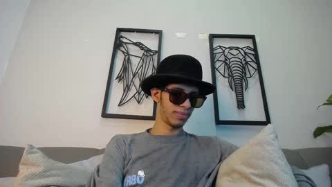 Snapshot of dylan_scotts chatting on October 15, 8:31 pm dylan_scotts online show from October 15, 8:31 pm