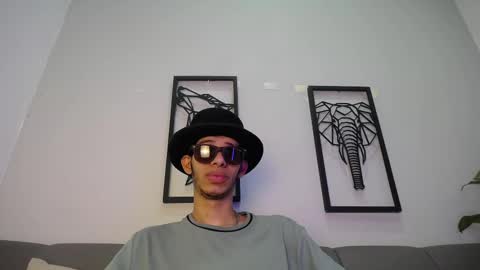 Snapshot of dylan_scotts chatting on October 22, 7:57 pm dylan_scotts online show from October 22, 7:57 pm