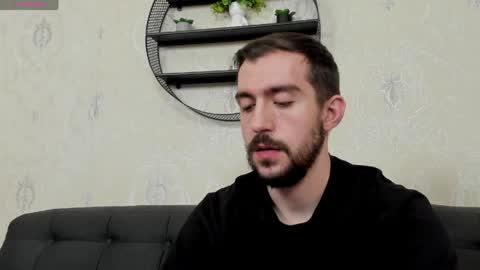 Snapshot of dylan_starxx chatting on April 24, 12:24 am Dylan online show from April 24, 12:24 am