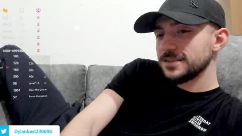 Snapshot of dylan_starxx chatting on June 2, 11:18 pm Dylan online show from June 2, 11:18 pm