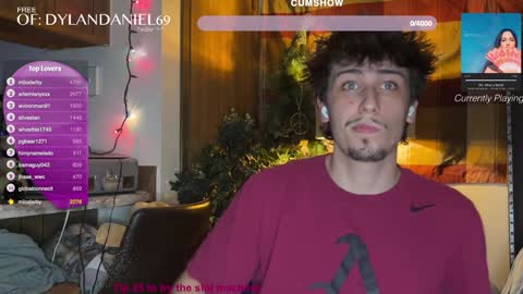 Snapshot of dylandaniel69 chatting on December 4, 7:17 am Dylan Daniel 7.8 online show from December 4, 7:17 am