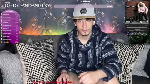 Snapshot of dylandaniel69 chatting on December 5, 6:32 am Dylan Daniel 7.8 online show from December 5, 6:32 am