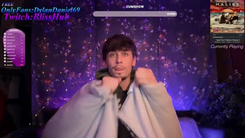 Snapshot of dylandaniel69 chatting on December 10, 7:47 am Dylan Daniel 7.8 online show from December 10, 7:47 am