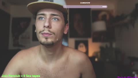 Snapshot of dylandaniel69 chatting on February 19, 6:22 am Dylan Daniel 7.8 online show from February 19, 6:22 am