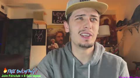 Snapshot of dylandaniel69 chatting on February 26, 8:44 pm Dylan Daniel 7.8 online show from February 26, 8:44 pm