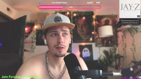 Snapshot of dylandaniel69 chatting on March 7, 5:17 pm Dylan Daniel 7.8 online show from March 7, 5:17 pm