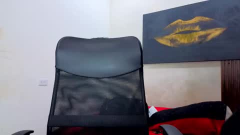 dylanguss online show from September 16, 11:33 am