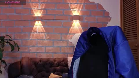 D Y L A N online show from November 29, 9:51 pm