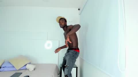 Snapshot of dylantaylor_1 chatting on January 18, 1:30 am Dylan Taylor online show from January 18, 1:30 am