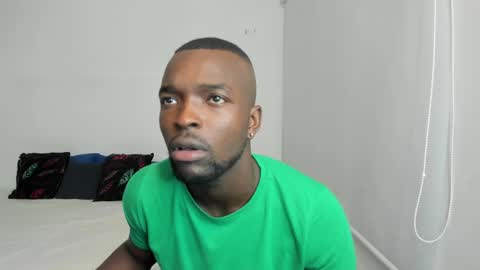 Snapshot of dylantaylor_1 chatting on February 13, 3:39 am Dylan Taylor online show from February 13, 3:39 am