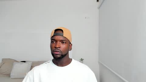 Snapshot of dylantaylor_1 chatting on February 23, 3:24 am Dylan Taylor online show from February 23, 3:24 am