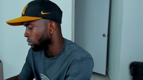 Snapshot of dylantaylor_1 chatting on September 21, 2:46 am Dylan Taylor online show from September 21, 2:46 am