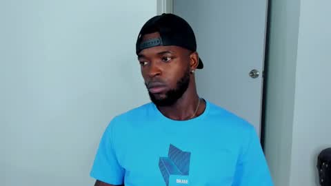 Snapshot of dylantaylor_1 chatting on September 22, 3:52 am Dylan Taylor online show from September 22, 3:52 am