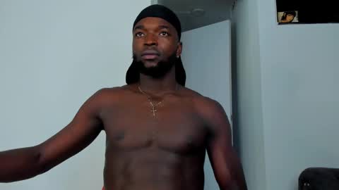 Snapshot of dylantaylor_1 chatting on September 25, 4:05 am Dylan Taylor online show from September 25, 4:05 am