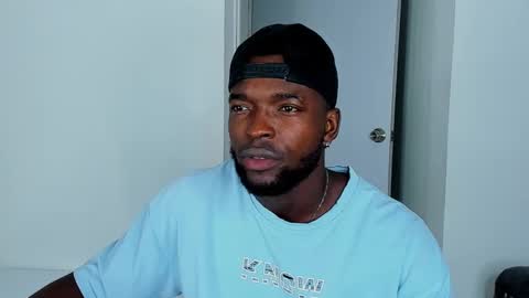 Snapshot of dylantaylor_1 chatting on October 6, 3:48 am Dylan Taylor online show from October 6, 3:48 am