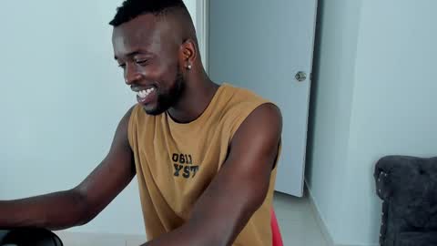 Snapshot of dylantaylor_1 chatting on October 29, 4:04 am Dylan Taylor online show from October 29, 4:04 am