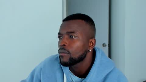 Snapshot of dylantaylor_1 chatting on November 2, 3:31 am Dylan Taylor online show from November 2, 3:31 am