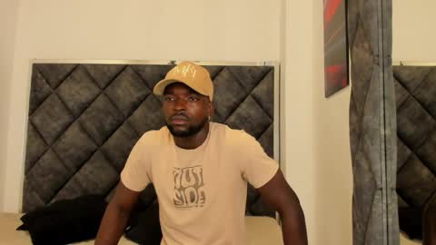 Snapshot of dylantaylor_1 chatting on November 4, 2:10 am Dylan Taylor online show from November 4, 2:10 am