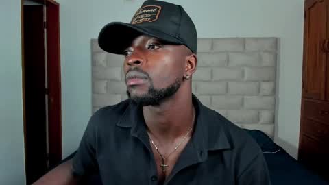 Snapshot of dylantaylor_1 chatting on November 24, 12:27 pm Dylan Taylor online show from November 24, 12:27 pm