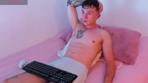 ---DYLAN--- online show from February 1, 11:27 pm