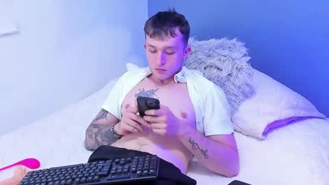 ---DYLAN--- online show from February 21, 10:07 am