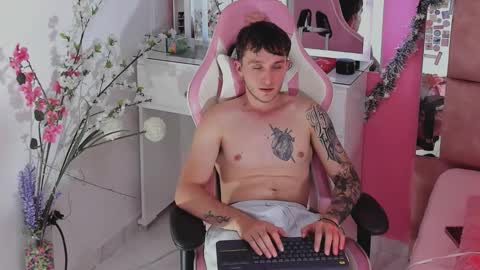 ---DYLAN--- online show from December 18, 3:12 am