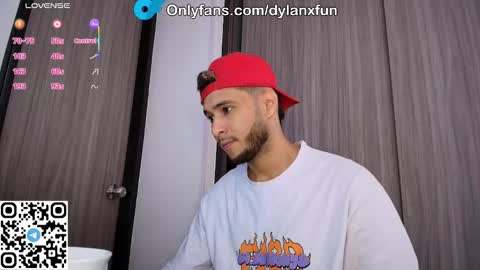 dylanxfun online show from October 18, 1:34 pm