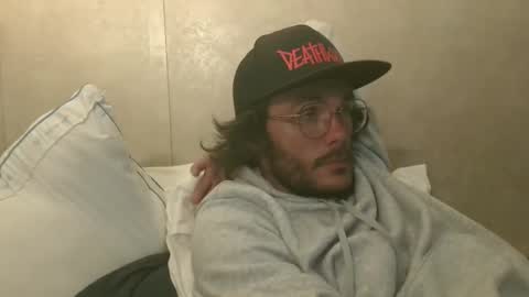 Snapshot of dylp400 chatting on December 24, 8:33 am dylp400 online show from December 24, 8:33 am