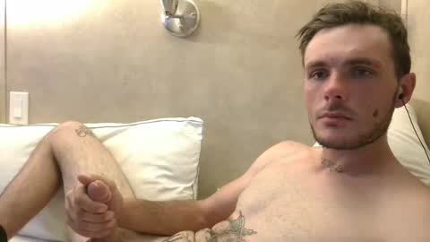 Snapshot of dylp400 chatting on January 15, 9:56 am dylp400 online show from January 15, 9:56 am