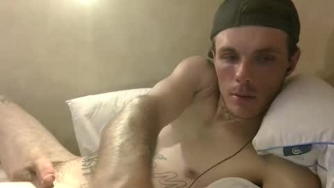 Snapshot of dylp400 chatting on February 2, 5:21 am dylp400 online show from February 2, 5:21 am