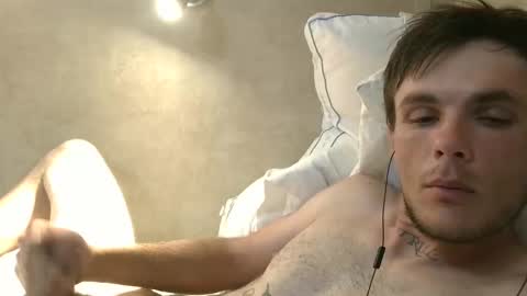 Snapshot of dylp400 chatting on February 11, 11:54 am dylp400 online show from February 11, 11:54 am