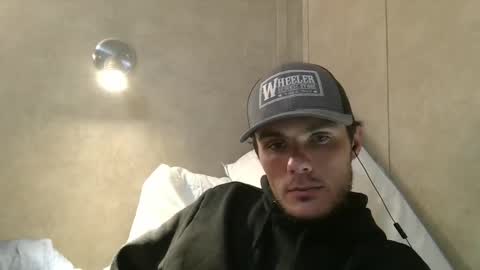 Snapshot of dylp400 chatting on February 23, 4:17 am dylp400 online show from February 23, 4:17 am