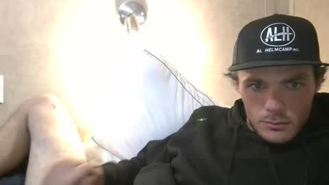 Snapshot of dylp400 chatting on March 11, 10:07 am dylp400 online show from March 11, 10:07 am