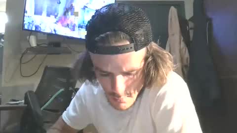 Snapshot of dylp400 chatting on November 3, 8:04 am dylp400 online show from November 3, 8:04 am