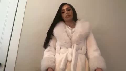 Dynasty online show from February 3, 9:18 pm