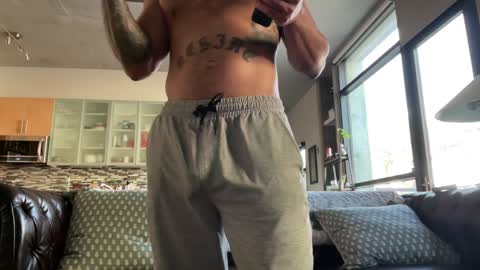 Snapshot of e13ven11 chatting on December 25, 11:10 pm Formally known as Virus of Life online show from December 25, 11:10 pm