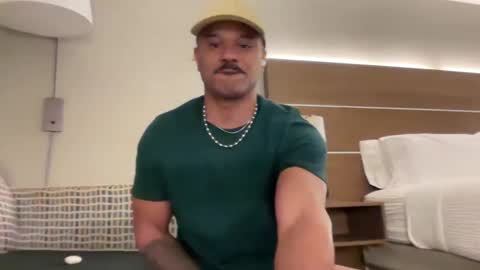 Snapshot of e13ven11 chatting on February 6, 11:58 pm Formally known as Virus of Life online show from February 6, 11:58 pm