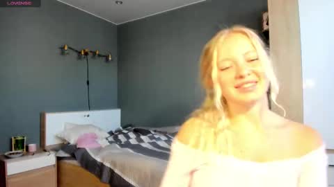 Snapshot of e___lisa chatting on March 9, 7:12 am fansly - yourbestbaby online show from March 9, 7:12 am