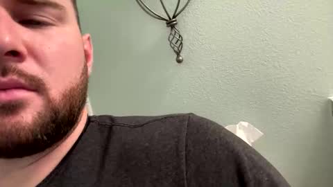 Snapshot of eaeyboi2222 chatting on November 15, 5:27 am eaeyboi2222 online show from November 15, 5:27 am