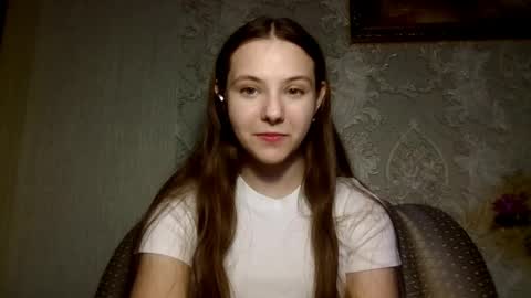 Yuni online show from April 2, 3:20 pm