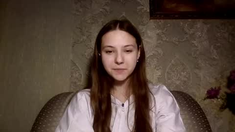 Yuni online show from April 18, 4:11 pm