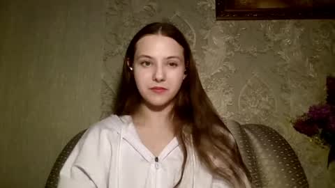 Yuni online show from April 20, 4:10 pm