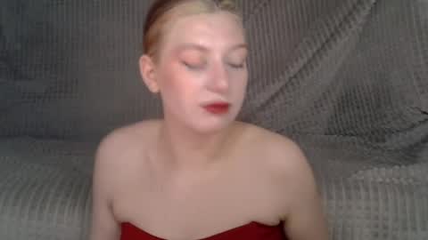 Lily online show from May 8, 7:14 am