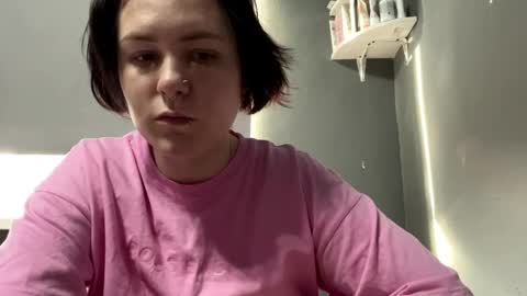 Snapshot of earthascritchfield chatting on April 12, 1:49 pm Rina online show from April 12, 1:49 pm