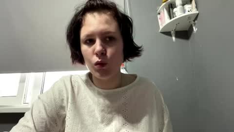 Snapshot of earthascritchfield chatting on April 18, 1:15 pm Rina online show from April 18, 1:15 pm