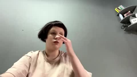 Snapshot of earthascritchfield chatting on May 2, 2:00 pm Rina online show from May 2, 2:00 pm