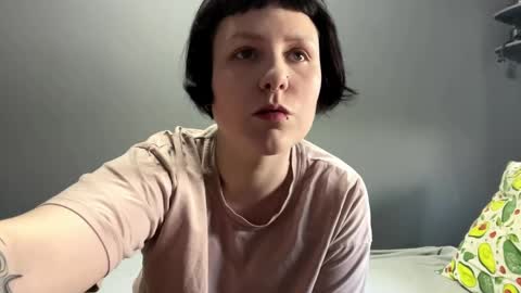 Snapshot of earthascritchfield chatting on May 19, 8:42 am Rina online show from May 19, 8:42 am